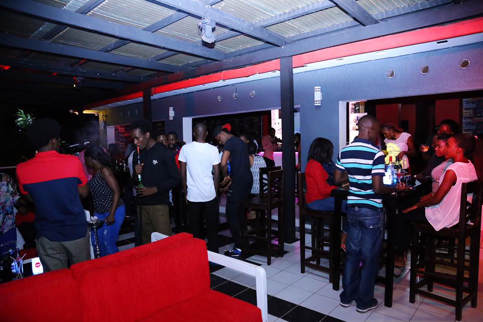 Fame Lounge and Restaurant Kololo Kampala Uganda, Good food in Kampala, Food, Beer and Drinks,  Top Bars, Top Restaurant, Lounge, Top Bar and Lounge, Food, Beer, Wine, Spirits, Cocktail bar, Amazing beer prices, Cheap Beers, Great Venues to Drink after work , Gins and local beers,  grilled food and wood-fired pizzas, Kampala Corporate Night Out and hanging venue, Chilling with friends and mates, Date night, Eating and Drinking, Private parties, Drinking and Dancing, Cocktail Bar, Lounge Bar, Party Bar,  Kampala Pub, Lively DJ nights,  Lively Music, Great Beer Drink Out, Tasteful Delicious food in Kampala, Amazing Drinking Joint in Kampala Uganda, Ugabox